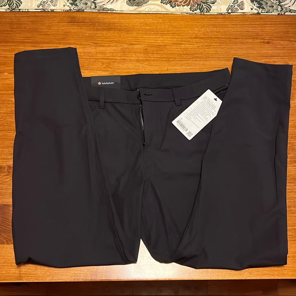 Brand New with tags Black Lulu Lemon ABC Slim-Fit Warpstream 36x32
